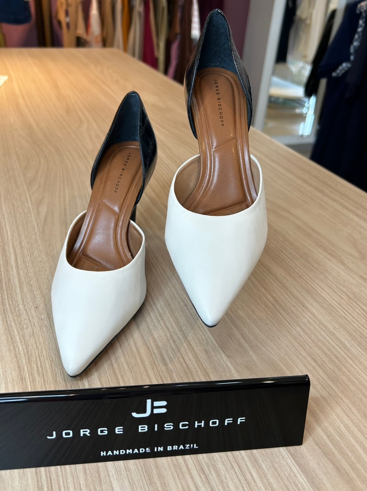 SCARPIN JORGE BISCHOFF- 40 PRETO E BRANCO J18134020001